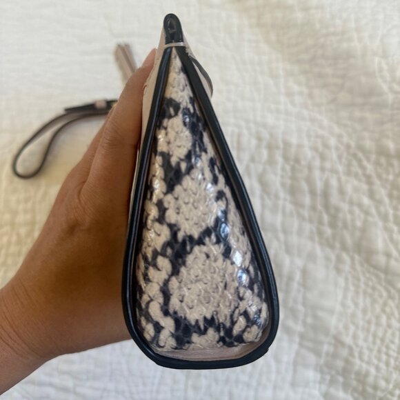 Coach Wristlet with dust bag - Picture 2 of 6